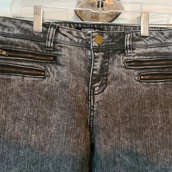 Forever 21 - Picture 7 of 16